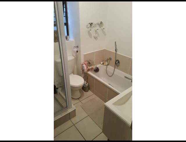 2 BEDROOM APARTMENT FOR SALE IN BRYANSTON